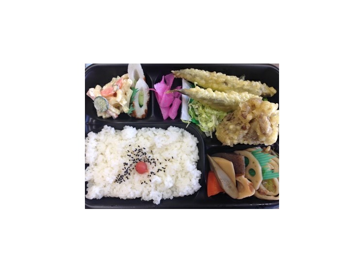 ２月２８日金曜日　日替わり弁当６００円　ししゃもの天ぷら